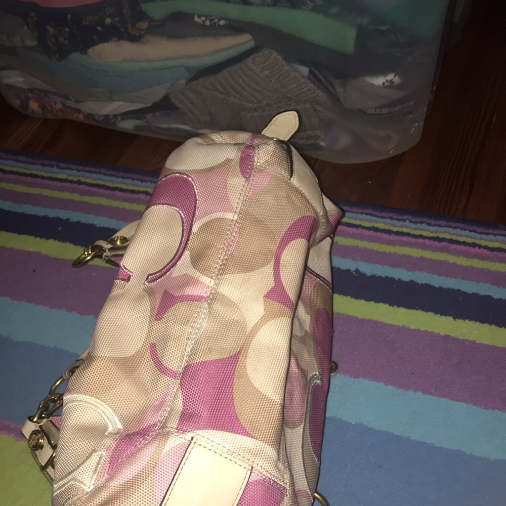 Coach Signature Hobo Bag in Pink and Beige - Picture 6 of 7